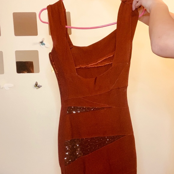 Beautiful tight Red Dress - Picture 2 of 2